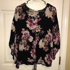 Promesa boutique V-neck tie front blouse